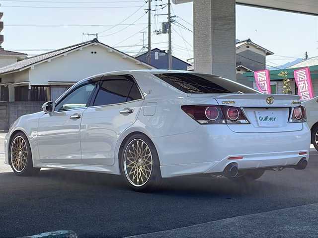トヨタ クラウン アスリート S-T 愛媛県 2016(平28)年 5.5万km ホワイトパールクリスタルシャイン 登録時走行距離54686km/純正ナビ/バックカメラ/Bluetooth接続/フルセグTV/ビルトインETC/サンルーフ/柿本マフラー/19インチアルミホイール（RS）/クルーズコントロール/レザーシート/前席パワーシート/前席シートヒーター/前席エアシート/スマートキー/プッシュスタート /オートライト/純正フロアマット