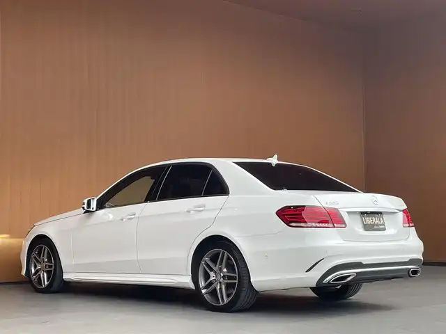 メルセデス・ベンツ Ｅ２２０ ブルーテック アバンギャルド 愛知県 2016(平28)年 5.5万km ポーラホワイト 純正HDDナビ/　・CD/DVD/USB/SD/BT/フルセグTV/360°カメラ/アダプティブクルーズコントロール/ハーフレザーシート/メモリ付きパワーシート/シートヒーター/キーレスゴー/パドルシフト/パークディスタンスコントロール/LEDヘッドライト/純正18インチAW