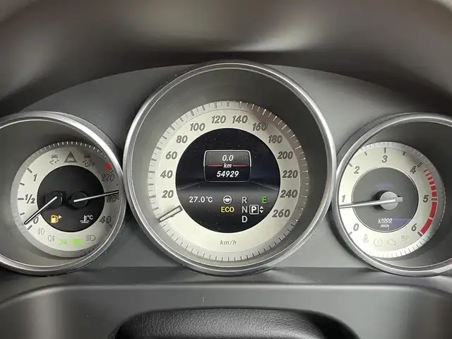 メルセデス・ベンツ Ｅ２２０ ブルーテック アバンギャルド 愛知県 2016(平28)年 5.5万km ポーラホワイト 純正HDDナビ/　・CD/DVD/USB/SD/BT/フルセグTV/360°カメラ/アダプティブクルーズコントロール/ハーフレザーシート/メモリ付きパワーシート/シートヒーター/キーレスゴー/パドルシフト/パークディスタンスコントロール/LEDヘッドライト/純正18インチAW