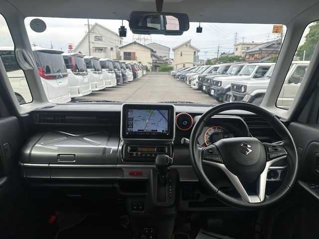 スズキ スペーシア ギア HYBRID XZ 大阪府 2020(令2)年 1.8万km オフブルーメタリック/ガンメタリック2トーンルーフ アラウンドビューモニター/純正ナビ(BT/CD/DVD/SD/USB/フルセグ)/衝突被害軽減システム/レーンキープアシスト/コーナーセンサー/アダクティブクルーズコントロール/オートライト/オートマチックハイビーム/横滑り防止装置/盗難防止装置/シートヒーター/純正アルミホイール/純正フロアマット/ドライブレコーダー/ルーフレール/アイドリングストップ/両側パワースライドドア/ETC/プッシュスタートボタン/スマートキー
