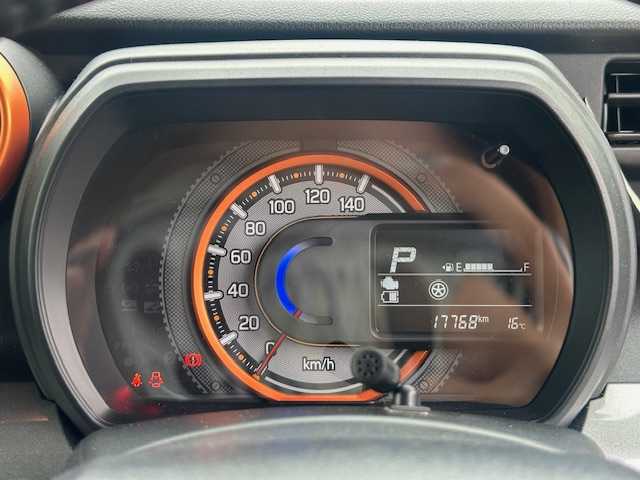 スズキ スペーシア ギア HYBRID XZ 大阪府 2020(令2)年 1.8万km オフブルーメタリック/ガンメタリック2トーンルーフ アラウンドビューモニター/純正ナビ(BT/CD/DVD/SD/USB/フルセグ)/衝突被害軽減システム/レーンキープアシスト/コーナーセンサー/アダクティブクルーズコントロール/オートライト/オートマチックハイビーム/横滑り防止装置/盗難防止装置/シートヒーター/純正アルミホイール/純正フロアマット/ドライブレコーダー/ルーフレール/アイドリングストップ/両側パワースライドドア/ETC/プッシュスタートボタン/スマートキー
