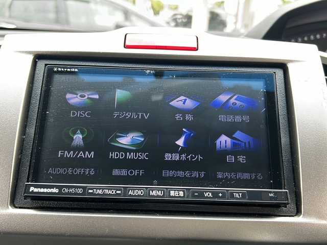 ホンダ フリード スパイク G ジャストセレクション 三重県 2012(平24)年 7.1万km プレミアムホワイトパール 登録時70183km/禁煙車/社外ナビ(AM/FM/CD/DVD/Bluetooth)/ETC/片側パワースライドドア/アイドリングストップ/AAC/ドアバイザー/電格ミラー/横滑り防止装置/リモコンキー