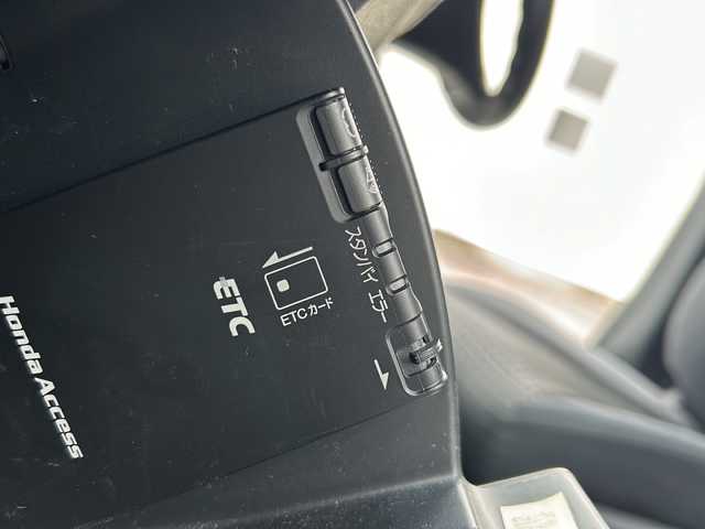 ホンダ フリード スパイク G ジャストセレクション 三重県 2012(平24)年 7.1万km プレミアムホワイトパール 登録時70183km/禁煙車/社外ナビ(AM/FM/CD/DVD/Bluetooth)/ETC/片側パワースライドドア/アイドリングストップ/AAC/ドアバイザー/電格ミラー/横滑り防止装置/リモコンキー