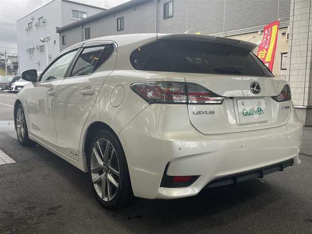 レクサス ＣＴ 200h クールツーリングスタイル 愛知県 2017(平29)年 9.9万km ソニッククォーツ L-tex&ファブリックコンビシート/前席パワーシート/前席シートヒーター/純正SDナビ/・DVD／Bluetooth／地デジTV/バックカメラ/LEDヘッドライト／デイライト／フォグランプ/ビルトインETC2.0/クリアランスソナー/サイド／カーテン／ニーエアバック/プラズマクラスター付オートエアコン/レザーステアリング/パドルシフト/純正前後ドライブレコーダー/純正17インチAW/スマートキー＆プッシュスタート