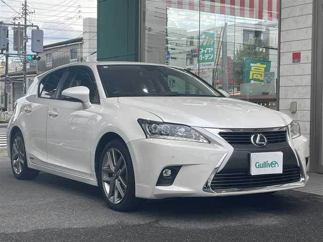 レクサス ＣＴ 200h クールツーリングスタイル 愛知県 2017(平29)年 9.9万km ソニッククォーツ L-tex&ファブリックコンビシート/前席パワーシート/前席シートヒーター/純正SDナビ/・DVD／Bluetooth／地デジTV/バックカメラ/LEDヘッドライト／デイライト／フォグランプ/ビルトインETC2.0/クリアランスソナー/サイド／カーテン／ニーエアバック/プラズマクラスター付オートエアコン/レザーステアリング/パドルシフト/純正前後ドライブレコーダー/純正17インチAW/スマートキー＆プッシュスタート