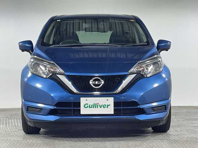 日産 ノート e－パワー X 神奈川県 2017(平29)年 8.2万km アッシュブルー 社外7型メモリーナビゲーション【MOV-L504W】/フルセグ　AM FM Bluetooth　iPod　CD/アラウンドビューモニター/インテリジェントルームミラー/エマージェンシーブレーキ/車線逸脱警報/DRIVEMODE/ETC/フロントリアソナー/プッシュスタート/スマートキー/オートライト/スペアキー