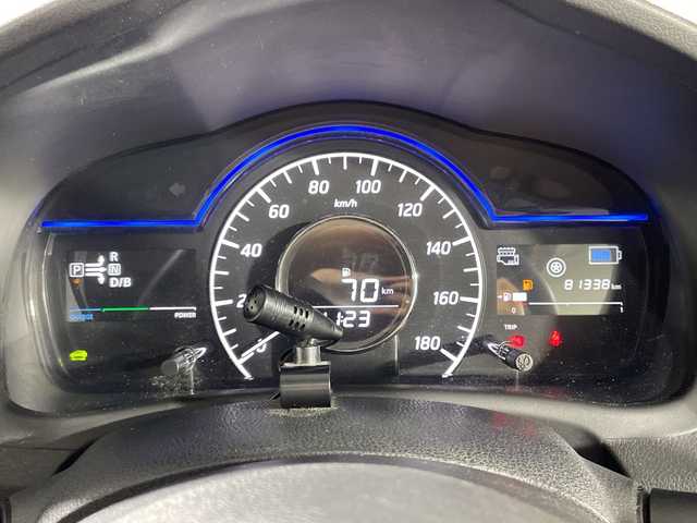 日産 ノート e－パワー X 神奈川県 2017(平29)年 8.2万km アッシュブルー 社外7型メモリーナビゲーション【MOV-L504W】/フルセグ　AM FM Bluetooth　iPod　CD/アラウンドビューモニター/インテリジェントルームミラー/エマージェンシーブレーキ/車線逸脱警報/DRIVEMODE/ETC/フロントリアソナー/プッシュスタート/スマートキー/オートライト/スペアキー