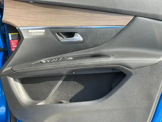 プジョー ３００８ GT ブルー HDi 愛知県 2021(令3)年 6万km 青 ファーストクラスパッケージ /黒革シート /パノラマサンルーフ /純正ナビ /フルセグTV /360度カメラ /AppleCarPlay　/シートヒーター /パワーシート /パワーバックドア /アクティブクルーズコントロール /BSM /LKA /純正18アルミホイール/スペアキー/保証書/取扱説明書