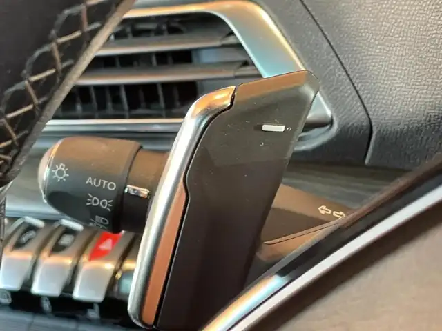 プジョー ３００８ GT ブルー HDi 愛知県 2021(令3)年 6万km 青 ファーストクラスパッケージ /黒革シート /パノラマサンルーフ /純正ナビ /フルセグTV /360度カメラ /AppleCarPlay　/シートヒーター /パワーシート /パワーバックドア /アクティブクルーズコントロール /BSM /LKA /純正18アルミホイール/スペアキー/保証書/取扱説明書
