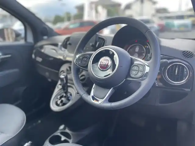 フィアット ５００ 120thタキシード 栃木県 2019(令1)年 2.8万km 白Ⅱ 185台限定車120thタキシード/バイキセノンヘッドライト/AppleCarPlay/Beatsオーディオシステム/リアパーキングセンサー/ガラスルーフ/ハーフレザーシート/ETC/ドライブレコーダー