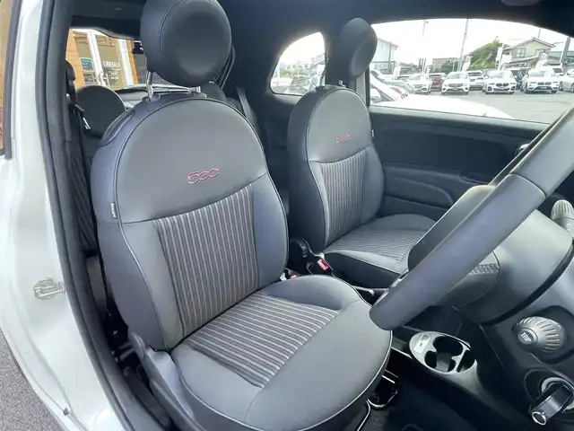 フィアット ５００ 120thタキシード 栃木県 2019(令1)年 2.8万km 白Ⅱ 185台限定車120thタキシード/バイキセノンヘッドライト/AppleCarPlay/Beatsオーディオシステム/リアパーキングセンサー/ガラスルーフ/ハーフレザーシート/ETC/ドライブレコーダー