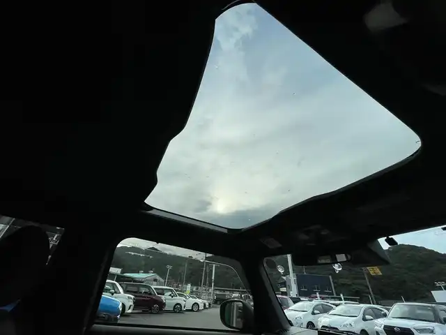 ダイハツ タフト G ターボ ダーククロムベンチャー 愛媛県 2023(令5)年 2.3万km ブラックマイカメタリック ワンオーナー/ターボ/純正9型スマホ連動ディスプレイオーディオ/フルセグTV/Bluetooth/HDMIソケット/AppleCarPlay/AndroidAuto/パノラマビューモニター/スマートアシスト/全車速追従機能付アダプティブクルーズ/衝突回避支援ブレーキ/コーナーセンサー/レーンキープコントロール/純正ドライブレコーダー/ETC/スカイフィールトップ/ブラックルーフヘッダー/LEDヘッドランプ/前席シートヒーター/保証書/取説/スペアキー1本