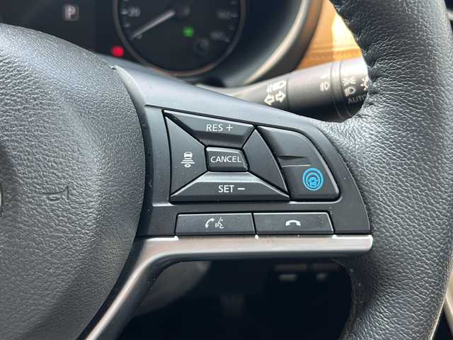 日産 キックス X ツートーンインテリアED 静岡県 2021(令3)年 4.7万km ピュアブラック 【主要装備】/社外ナビ　/アラウンドビューモニター　/３６０度ドライブレコーダー　/インテリジェントルームミラー　/プロパイロット　/シートヒーター　/ステアリングヒーター　/エマージェンシーブレーキ　/スペアキー有り　/ＥＴＣ/プッシュスタート/スマートキー/LEDヘッドライト/ステアリングスイッチ/純正17インチアルミ/電動パーキングブレーキ/ブレーキホールド/ルーフレール