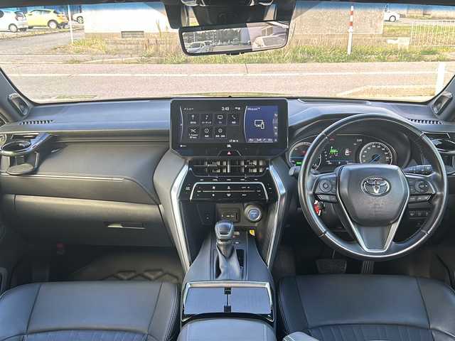 トヨタ ハリアー ハイブリッド Z 石川県 2021(令3)年 8.7万km プレシャスブラックパール ワンオーナー/トヨタセーフティーセンス/・プリクラッシュセーフティ/・レーンディパーチャーアラート/・レーダークルーズコントロール/・ブラインドスポットモニター/・パーキングサポートブレーキ（後方接近車両）/・パノラミックビューモニター/・デジタルインナーミラー/JBLプレミアムサウンドシステム/ファブリック合成皮革シート/純正SDナビ(12.3インチTFTカラータッチディスプレイ)/【フルセグTV・Bluetooth・Applecarplay】/ビルトインETC2.0/D席パワーシート/LEDヘッドライト/・オートマチックハイビーム/・オートライト/プッシュスタート/・スマートキー/・スペアキー/純正レザー調フロアマット/取扱説明書/保証書