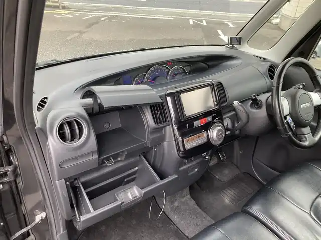 ダイハツ タント カスタム RS 兵庫県 2012(平24)年 4.9万km ブラックマイカメタリック ワンオーナー/社外HDDナビ/CD/DVD/FM/AM/ETC/片側パワースライドドア/D/N シートヒーター/GPSレーダー探知機/電格ミラー/フォグランプ/HID/ドアバイザー/フロアマット/新車時保証書/取扱説明書