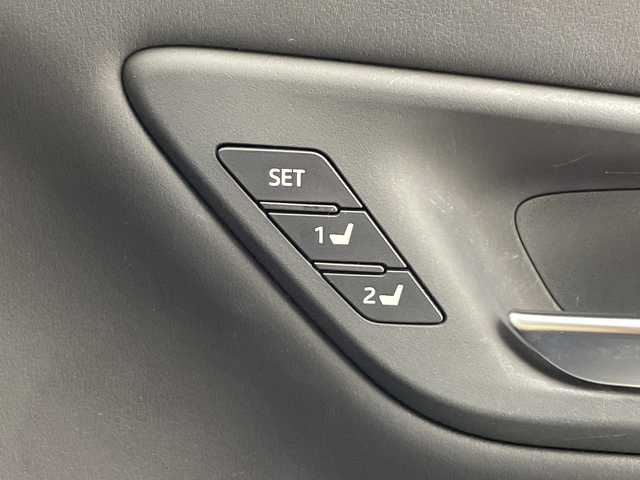 トヨタ クラウン ハイブリッド RS アドバンス 愛知県 2018(平30)年 5.3万km プレシャスシルバー 純正ナビ/・Bluetooth/・CD/DVD/・フルセグテレビ/全方位モニター/シートヒーター/ベンチレーション/ステアリングヒーター/衝突軽減ブレーキ/レーンキープアシスト/ブラインドスポットモニター/レーダークルーズコントロール/パワーシート/シートメモリー/レザーシート/ビルトインETC