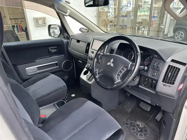 三菱 デリカＤ：５ G－Power package 滋賀県 2011(平23)年 8.8万km ウォームホワイトパール (株)IDOMが運営する【じしゃロン草津店】の自社ローン専用車両になりますこちらは現金またはオートローンご利用時の価格です。自社ローンご希望の方は別途その旨お申付け下さい