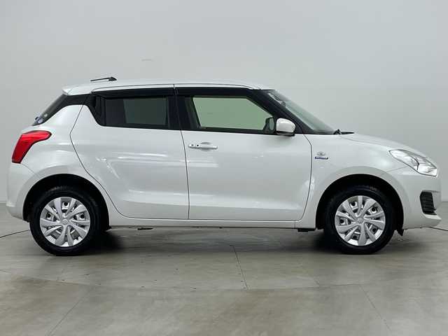 スズキ スイフト HYBRID MG 道央・札幌 2020(令2)年 5.8万km ピュアホワイトP ・4WD/・社外ナビ&BT/・バックカメラ/・スズキセーフティサポート/・アダプティブクルーズコントロール/・コーナーセンサー/・横滑り防止装置/・アイドリングストップ/・社外前後ドライブレコーダー/・ETC/・前席シートヒーター/・電動格納ミラー/・ドアミラーヒーター/・スマートキー/・スペアキー/・保証書/・取扱説明書