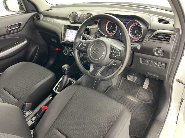 スズキ スイフト HYBRID MG 道央・札幌 2020(令2)年 5.8万km ピュアホワイトP ・4WD/・社外ナビ&BT/・バックカメラ/・スズキセーフティサポート/・アダプティブクルーズコントロール/・コーナーセンサー/・横滑り防止装置/・アイドリングストップ/・社外前後ドライブレコーダー/・ETC/・前席シートヒーター/・電動格納ミラー/・ドアミラーヒーター/・スマートキー/・スペアキー/・保証書/・取扱説明書