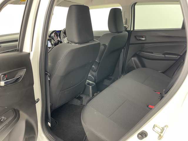 スズキ スイフト HYBRID MG 道央・札幌 2020(令2)年 5.8万km ピュアホワイトP ・4WD/・社外ナビ&BT/・バックカメラ/・スズキセーフティサポート/・アダプティブクルーズコントロール/・コーナーセンサー/・横滑り防止装置/・アイドリングストップ/・社外前後ドライブレコーダー/・ETC/・前席シートヒーター/・電動格納ミラー/・ドアミラーヒーター/・スマートキー/・スペアキー/・保証書/・取扱説明書