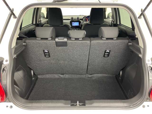 スズキ スイフト HYBRID MG 道央・札幌 2020(令2)年 5.8万km ピュアホワイトP ・4WD/・社外ナビ&BT/・バックカメラ/・スズキセーフティサポート/・アダプティブクルーズコントロール/・コーナーセンサー/・横滑り防止装置/・アイドリングストップ/・社外前後ドライブレコーダー/・ETC/・前席シートヒーター/・電動格納ミラー/・ドアミラーヒーター/・スマートキー/・スペアキー/・保証書/・取扱説明書