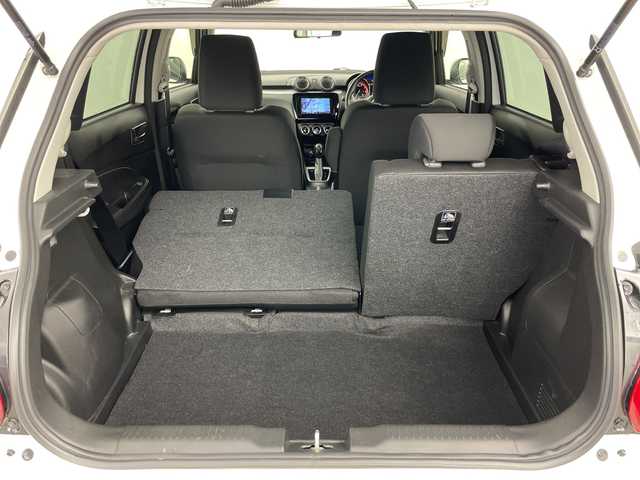 スズキ スイフト HYBRID MG 道央・札幌 2020(令2)年 5.8万km ピュアホワイトP ・4WD/・社外ナビ&BT/・バックカメラ/・スズキセーフティサポート/・アダプティブクルーズコントロール/・コーナーセンサー/・横滑り防止装置/・アイドリングストップ/・社外前後ドライブレコーダー/・ETC/・前席シートヒーター/・電動格納ミラー/・ドアミラーヒーター/・スマートキー/・スペアキー/・保証書/・取扱説明書