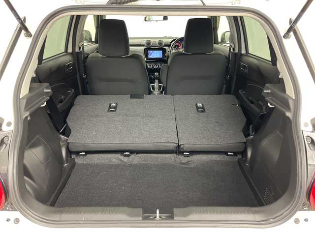 スズキ スイフト HYBRID MG 道央・札幌 2020(令2)年 5.8万km ピュアホワイトP ・4WD/・社外ナビ&BT/・バックカメラ/・スズキセーフティサポート/・アダプティブクルーズコントロール/・コーナーセンサー/・横滑り防止装置/・アイドリングストップ/・社外前後ドライブレコーダー/・ETC/・前席シートヒーター/・電動格納ミラー/・ドアミラーヒーター/・スマートキー/・スペアキー/・保証書/・取扱説明書