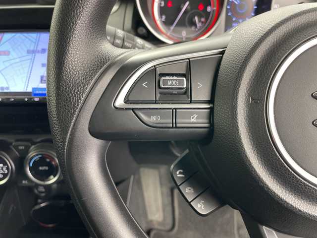 スズキ スイフト HYBRID MG 道央・札幌 2020(令2)年 5.8万km ピュアホワイトP ・4WD/・社外ナビ&BT/・バックカメラ/・スズキセーフティサポート/・アダプティブクルーズコントロール/・コーナーセンサー/・横滑り防止装置/・アイドリングストップ/・社外前後ドライブレコーダー/・ETC/・前席シートヒーター/・電動格納ミラー/・ドアミラーヒーター/・スマートキー/・スペアキー/・保証書/・取扱説明書