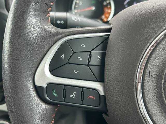 クライスラー・ジープ ジープ レネゲード リミテッド 埼玉県 2017(平29)年 4.1万km 白 白オレンジ革シート /ガラスサンルーフ /社外8インチナビ（AVIC-RL801）/・DVD/CD/SD/USB/フルセグ/バックカメラ/オートクルーズコントロール /BSM /シートヒーター /フルセグ /電動シート/ステアリングヒーター /純正17インチアルミホイール /HIDヘッドライト /ドライブレコーダー /ETC