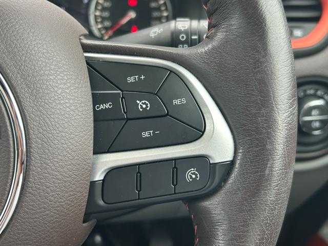 クライスラー・ジープ ジープ レネゲード リミテッド 埼玉県 2017(平29)年 4.1万km 白 白オレンジ革シート /ガラスサンルーフ /社外8インチナビ（AVIC-RL801）/・DVD/CD/SD/USB/フルセグ/バックカメラ/オートクルーズコントロール /BSM /シートヒーター /フルセグ /電動シート/ステアリングヒーター /純正17インチアルミホイール /HIDヘッドライト /ドライブレコーダー /ETC