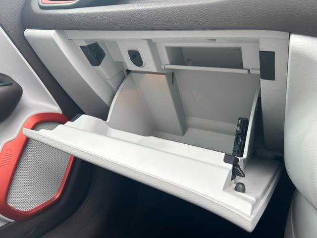 クライスラー・ジープ ジープ レネゲード リミテッド 埼玉県 2017(平29)年 4.1万km 白 白オレンジ革シート /ガラスサンルーフ /社外8インチナビ（AVIC-RL801）/・DVD/CD/SD/USB/フルセグ/バックカメラ/オートクルーズコントロール /BSM /シートヒーター /フルセグ /電動シート/ステアリングヒーター /純正17インチアルミホイール /HIDヘッドライト /ドライブレコーダー /ETC