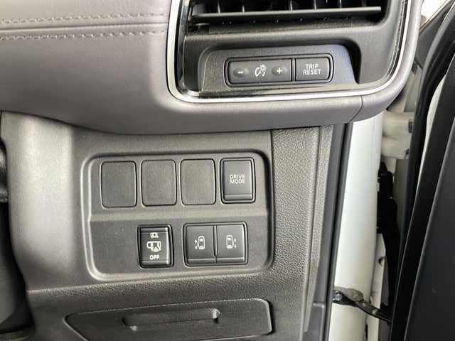 日産 セレナ e－パワー ハイウェイスター V 茨城県 2020(令2)年 5.4万km ブリリアントホワイトパール エマージェンシーブレーキ/プロパイロット/両側パワースライドドア/純正10インチナビ/アラウンドビューモニター/バックカメラ/デジタルインナーミラー/ETC/ドライブレコーダー/BSM/プッシュスタート/サンシェード/純正フロアマット/純正アルミホイール/LEDヘッドライト/フォグランプ/スマートキー