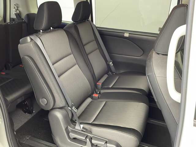 日産 セレナ e－パワー ハイウェイスター V 茨城県 2020(令2)年 5.4万km ブリリアントホワイトパール エマージェンシーブレーキ/プロパイロット/両側パワースライドドア/純正10インチナビ/アラウンドビューモニター/バックカメラ/デジタルインナーミラー/ETC/ドライブレコーダー/BSM/プッシュスタート/サンシェード/純正フロアマット/純正アルミホイール/LEDヘッドライト/フォグランプ/スマートキー