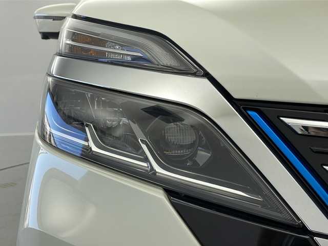 日産 セレナ e－パワー ハイウェイスター V 茨城県 2020(令2)年 5.4万km ブリリアントホワイトパール エマージェンシーブレーキ/プロパイロット/両側パワースライドドア/純正10インチナビ/アラウンドビューモニター/バックカメラ/デジタルインナーミラー/ETC/ドライブレコーダー/BSM/プッシュスタート/サンシェード/純正フロアマット/純正アルミホイール/LEDヘッドライト/フォグランプ/スマートキー