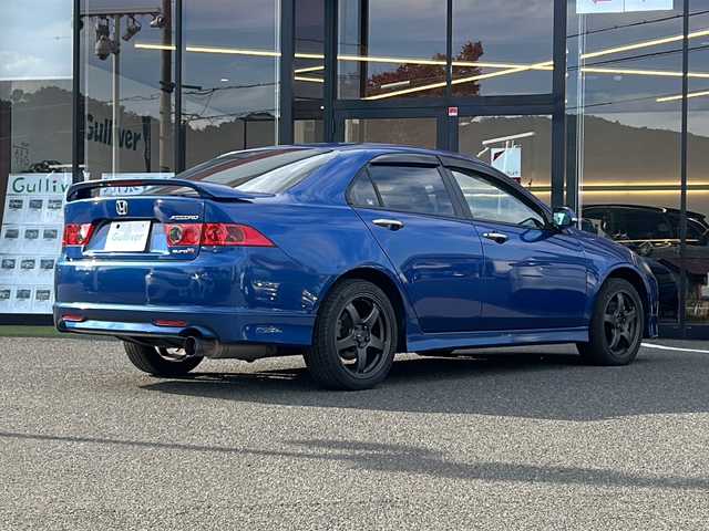 ホンダ アコード ユーロ R 大阪府 2006(平18)年 8.7万km アークティックブルーパール 純正レカロシート　リアスポイラー　エアロ　モモステアリング　ＥＮＫＥＩ１７アルミホイール　レーダー探知機　純正ナビ　ＤＶＤ　ＣＤ　ＨＩＤライト　純正フロアマット　リモコンキー　純正ホイールあり（スタッドレス）　純正オーディオ　ETC