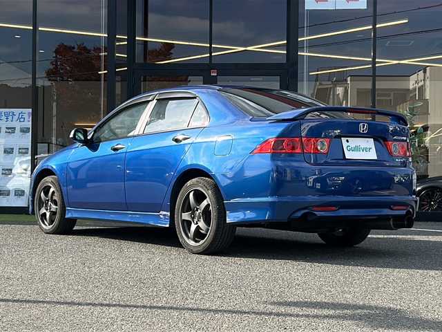 ホンダ アコード ユーロ R 大阪府 2006(平18)年 8.7万km アークティックブルーパール 純正レカロシート　リアスポイラー　エアロ　モモステアリング　ＥＮＫＥＩ１７アルミホイール　レーダー探知機　純正ナビ　ＤＶＤ　ＣＤ　ＨＩＤライト　純正フロアマット　リモコンキー　純正ホイールあり（スタッドレス）　純正オーディオ　ETC