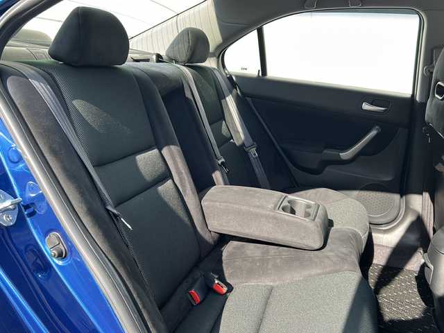 ホンダ アコード ユーロ R 大阪府 2006(平18)年 8.7万km アークティックブルーパール 純正レカロシート　リアスポイラー　エアロ　モモステアリング　ＥＮＫＥＩ１７アルミホイール　レーダー探知機　純正ナビ　ＤＶＤ　ＣＤ　ＨＩＤライト　純正フロアマット　リモコンキー　純正ホイールあり（スタッドレス）　純正オーディオ　ETC