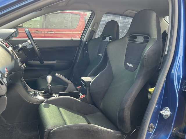 ホンダ アコード ユーロ R 大阪府 2006(平18)年 8.7万km アークティックブルーパール 純正レカロシート　リアスポイラー　エアロ　モモステアリング　ＥＮＫＥＩ１７アルミホイール　レーダー探知機　純正ナビ　ＤＶＤ　ＣＤ　ＨＩＤライト　純正フロアマット　リモコンキー　純正ホイールあり（スタッドレス）　純正オーディオ　ETC