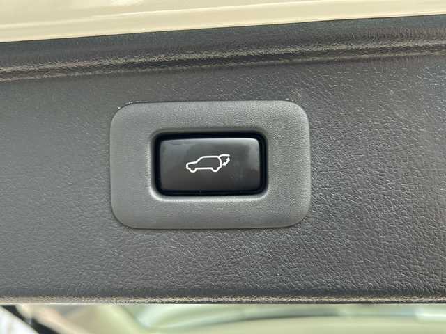 トヨタ アルファード 240S タイプゴールドⅡ 静岡県 2014(平26)年 9.3万km ホワイトパールクリスタルシャイン 純正ナビ/・フルセグTV/ラジオ/・CD/DVD/SD/USB/AUX/HDMI/Bluetooth/主要装備/・両側パワースライドドア　/・クルーズコントロール　/・フリップダウンモニター　/・ＥＴＣ　/・バックカメラ　/・パワーバックドア　/・レーダー探知機　/・ステアリングリモコン/・コーナーセンサー　/・オートライト　/・フォグランプ/・プッシュスタート/・スマートキー/・横滑り防止/・純正フロアマット/・純正アルミホイール/・スペアキー