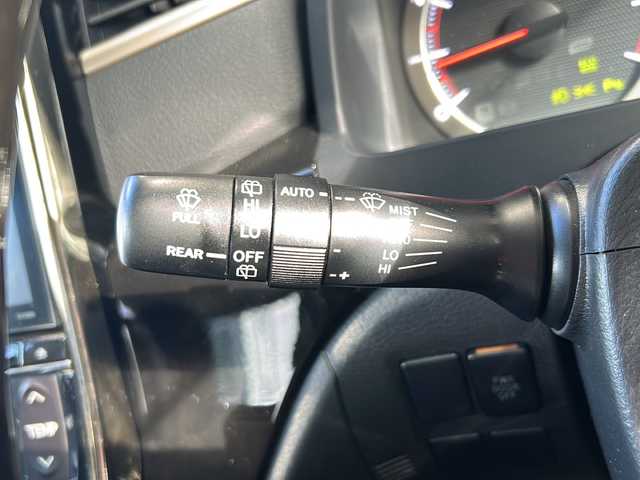 トヨタ アルファード 240S タイプゴールドⅡ 静岡県 2014(平26)年 9.3万km ホワイトパールクリスタルシャイン 純正ナビ/・フルセグTV/ラジオ/・CD/DVD/SD/USB/AUX/HDMI/Bluetooth/主要装備/・両側パワースライドドア　/・クルーズコントロール　/・フリップダウンモニター　/・ＥＴＣ　/・バックカメラ　/・パワーバックドア　/・レーダー探知機　/・ステアリングリモコン/・コーナーセンサー　/・オートライト　/・フォグランプ/・プッシュスタート/・スマートキー/・横滑り防止/・純正フロアマット/・純正アルミホイール/・スペアキー