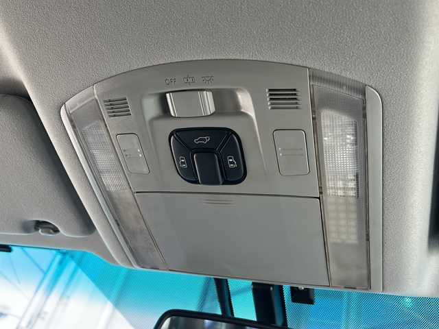 トヨタ アルファード 240S タイプゴールドⅡ 静岡県 2014(平26)年 9.3万km ホワイトパールクリスタルシャイン 純正ナビ/・フルセグTV/ラジオ/・CD/DVD/SD/USB/AUX/HDMI/Bluetooth/主要装備/・両側パワースライドドア　/・クルーズコントロール　/・フリップダウンモニター　/・ＥＴＣ　/・バックカメラ　/・パワーバックドア　/・レーダー探知機　/・ステアリングリモコン/・コーナーセンサー　/・オートライト　/・フォグランプ/・プッシュスタート/・スマートキー/・横滑り防止/・純正フロアマット/・純正アルミホイール/・スペアキー