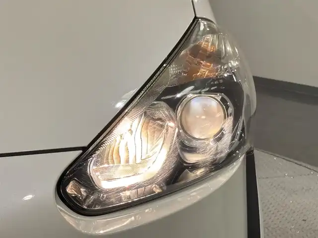 トヨタ シエンタ G 愛知県 2017(平29)年 6.3万km ホワイトパールクリスタルシャイン 純正ナビ(NSCP-W64)　/(AM/FM/CD/SD/地デジ/Bluetooth/AUX)/ＴＲＤエアロ　/トヨタセーフティセンス　/　　-衝突軽減ブレーキ　/　　-オートマチックハイビーム/　　-レーンディパーチャーアラート/両側パワースライドドア　/ＥＴＣ　/バックカメラ　/ドライブレコーダー　/純正フロアマット　/アクセサリーソケット　/アイドリングストップ/ISOFIX/純正16インチAW/プッシュスタート/　　-スマートキー