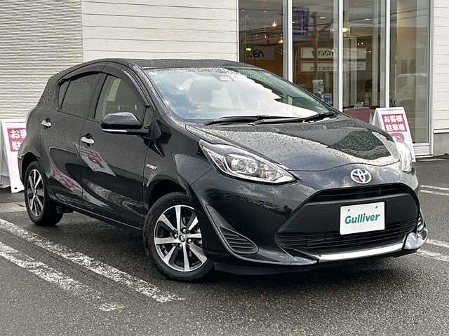 トヨタ アクア S スタイルブラック 秋田県 2020(令2)年 1.2万km ブラックマイカ 純正SDナビ/Bluetooth、CD、フルセグTV/バックカメラ/ETC/純正ドライブレコーダー/純正15インチAW/社外AWスタッドレスタイヤ積込/取説、保証書