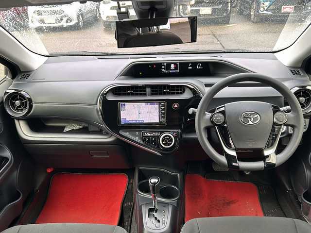 トヨタ アクア S スタイルブラック 秋田県 2020(令2)年 1.2万km ブラックマイカ 純正SDナビ/Bluetooth、CD、フルセグTV/バックカメラ/ETC/純正ドライブレコーダー/純正15インチAW/社外AWスタッドレスタイヤ積込/取説、保証書