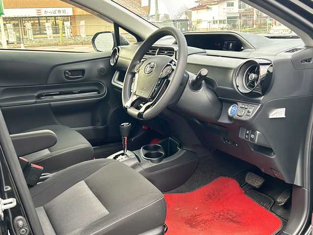 トヨタ アクア S スタイルブラック 秋田県 2020(令2)年 1.2万km ブラックマイカ 純正SDナビ/Bluetooth、CD、フルセグTV/バックカメラ/ETC/純正ドライブレコーダー/純正15インチAW/社外AWスタッドレスタイヤ積込/取説、保証書