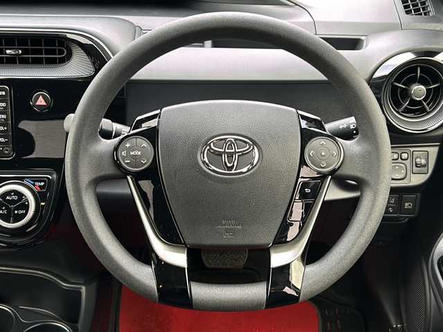 トヨタ アクア S スタイルブラック 秋田県 2020(令2)年 1.2万km ブラックマイカ 純正SDナビ/Bluetooth、CD、フルセグTV/バックカメラ/ETC/純正ドライブレコーダー/純正15インチAW/社外AWスタッドレスタイヤ積込/取説、保証書