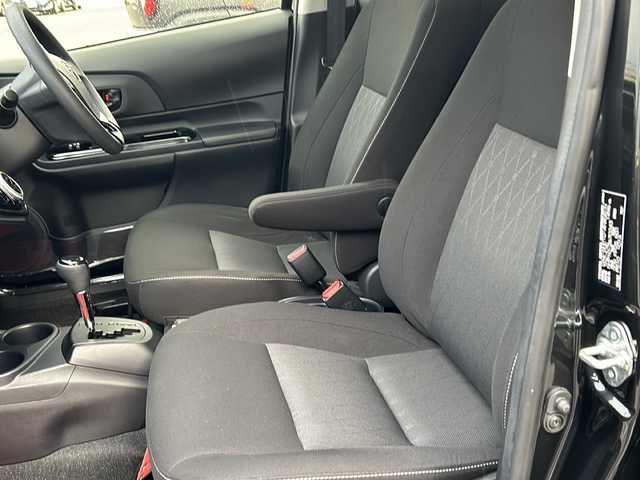 トヨタ アクア S スタイルブラック 秋田県 2020(令2)年 1.2万km ブラックマイカ 純正SDナビ/Bluetooth、CD、フルセグTV/バックカメラ/ETC/純正ドライブレコーダー/純正15インチAW/社外AWスタッドレスタイヤ積込/取説、保証書