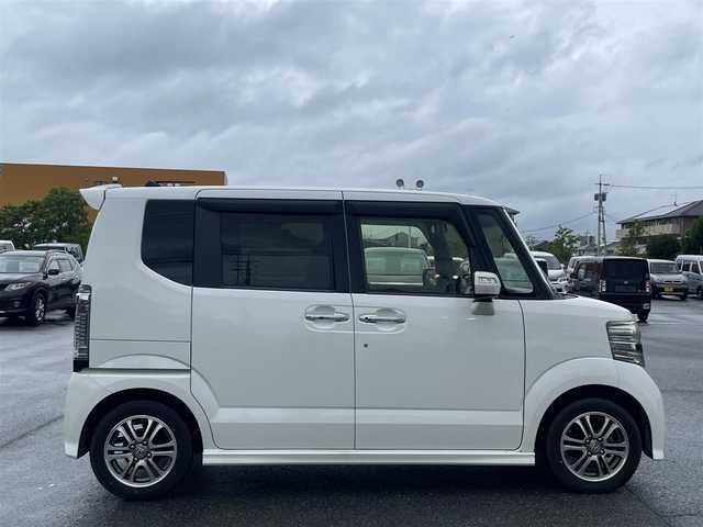 ホンダ Ｎ ＢＯＸ カスタム SSパッケージ 佐賀県 2016(平28)年 5.3万km プレミアムホワイトパールⅡ （株)IDOMが運営する【じしゃロン佐賀店】の自社ローン専用車両になります。/こちらは現金またはオートローンご利用時の価格です。自社ローンご希望の方は別途その旨お申付け下さい/・後ろシートスライドします　/・ワンセグ/ＣＤ　/・バックカメラ/・ETC/・片側電動スライドドア