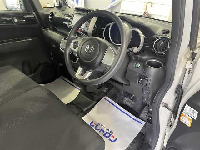 ホンダ Ｎ ＢＯＸ カスタム SSパッケージ 佐賀県 2016(平28)年 5.3万km プレミアムホワイトパールⅡ （株)IDOMが運営する【じしゃロン佐賀店】の自社ローン専用車両になります。/こちらは現金またはオートローンご利用時の価格です。自社ローンご希望の方は別途その旨お申付け下さい/・後ろシートスライドします　/・ワンセグ/ＣＤ　/・バックカメラ/・ETC/・片側電動スライドドア