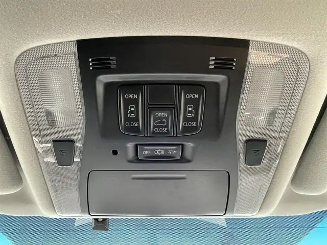 トヨタ ヴェルファイア Z 千葉県 2015(平27)年 5.2万km ホワイトパールクリスタルシャイン 純正ナビ/フルセグTV/バックカメラ/両側パワースライドドア/サンルーフ/フリップダウンモニター/ビルトインETC/AC100V/オットマン/オートライト/フォグライト/コーナーセンサー/プッシュスタート/スマートキー